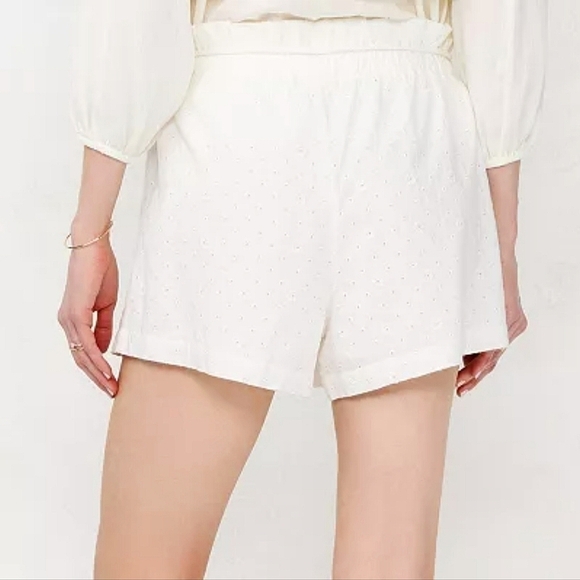 Lauren Conrad Cotton Eyelet Shorts with Belted Waist in White Size XL NWT - Picture 2 of 13